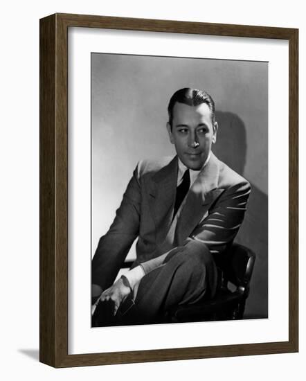 They Drive by Night, George Raft, 1940-null-Framed Photo