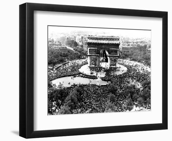 This is an Aerial View of the Arc De Triomphe-null-Framed Photographic Print