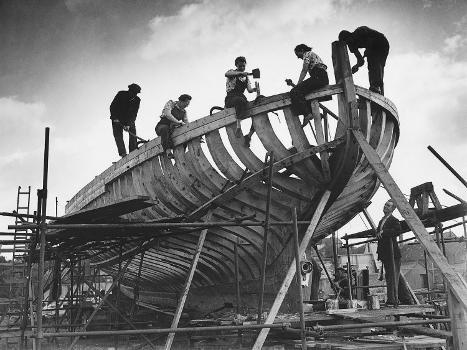 This Wooden Fishing Boat was Built by 60 People in 100 Days, WW2