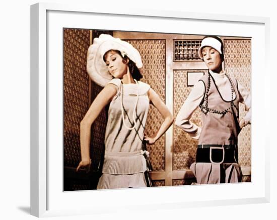 Thoroughly Modern Millie, Mary Tyler Moore, Julie Andrews, 1967-null-Framed Photo