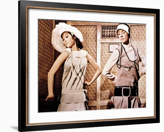 Thoroughly Modern Millie, Mary Tyler Moore, Julie Andrews, 1967-null-Framed Photo