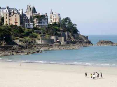 Plage De L'Ecluse and Typical Villas, Dinard, Brittany, France, Europe
