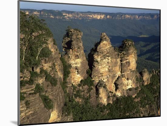 Three Sisters from Echo Point at Katoomba in the Blue Mountains of New South Wales, Australia-Gavin Hellier-Mounted Photographic Print