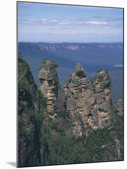 Three Sisters Rock Formations in the Blue Mountains at Katoomba, New South Wales, Australia-Wilson Ken-Mounted Photographic Print