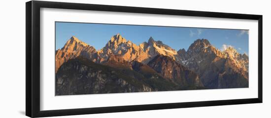 Tiger Leaping Gorge and Jade Dragon Snow Mountain (Yulong Xueshan), Yunnan, China-Ian Trower-Framed Photographic Print