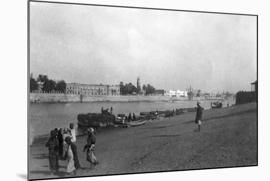 Tigris River, Baghdad, Iraq, 1917-1919-null-Mounted Giclee Print