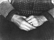 The Hands of Assunta Modotti, San Francisco, 1923-Tina Modotti-Photographic Print