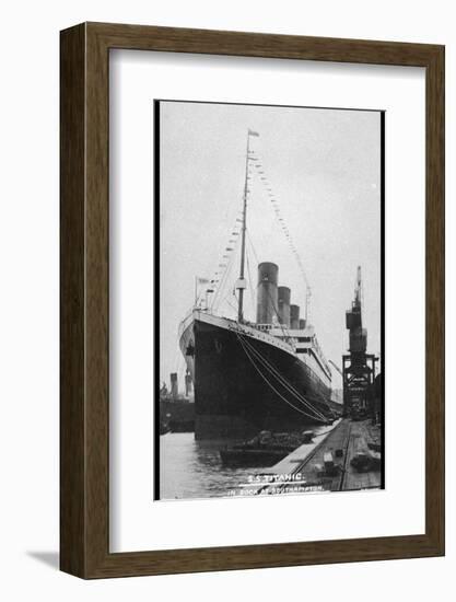 Titanic Departing from Southampton-null-Framed Photographic Print