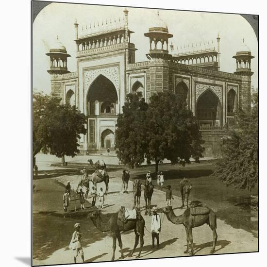 Tomb of Akbar, Sikandarah, Uttar Pradesh, India, C1900s-Underwood & Underwood-Mounted Photographic Print