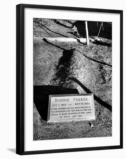 Tombstone of Bonnie Parker-Carl Mydans-Framed Photographic Print