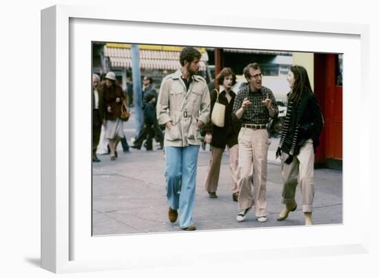 Tony Roberts, Woody Allen and Diane Keaton. ANNIE HALL, 1977 directed by Woody Allen (photo)-null-Framed Photo