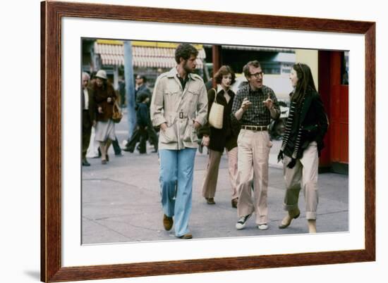 Tony Roberts, Woody Allen and Diane Keaton. ANNIE HALL, 1977 directed by Woody Allen (photo)-null-Framed Photo
