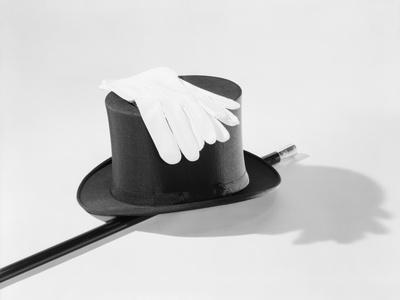 https://imgc.allpostersimages.com/img/posters/top-hat-cane-and-gloves_u-L-PZMM0X0.jpg?artPerspective=n
