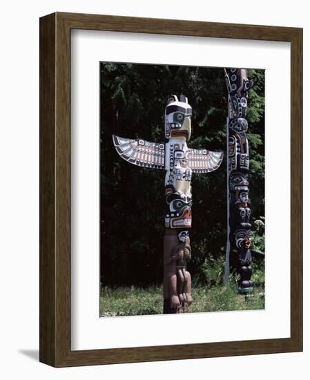 Totem, Stanley Park, Vancouver, British Columbia, Canada-G Richardson-Framed Photographic Print