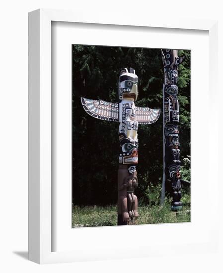 Totem, Stanley Park, Vancouver, British Columbia, Canada-G Richardson-Framed Photographic Print