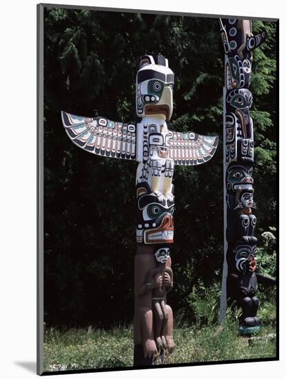 Totem, Stanley Park, Vancouver, British Columbia, Canada-G Richardson-Mounted Photographic Print