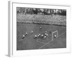 Tottenham Hotspur vs Sheffield United-null-Framed Photographic Print