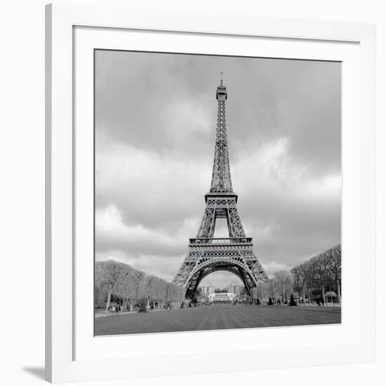 Tour Eiffel #16-Alan Blaustein-Framed Photographic Print