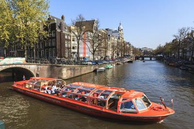 https://imgc.allpostersimages.com/img/posters/tourist-boat-on-the-keizersgracht-canal-amsterdam-netherlands-europe_u-L-PNPP4H0.jpg?artPerspective=n