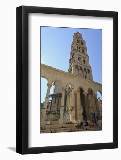 Tourists-Eleanor Scriven-Framed Photographic Print