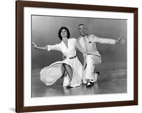 Tous en Scene THE BAND WAGON by VincenteMinnelli with Cyd Charisse and Fred Astaire, 1953 (b/w phot-null-Framed Photo