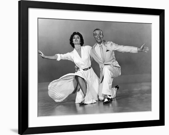 Tous en Scene THE BAND WAGON by VincenteMinnelli with Cyd Charisse and Fred Astaire, 1953 (b/w phot-null-Framed Photo