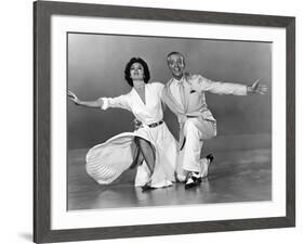 Tous en Scene THE BAND WAGON by VincenteMinnelli with Cyd Charisse and Fred Astaire, 1953 (b/w phot-null-Framed Photo