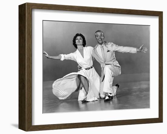 Tous en Scene THE BAND WAGON by VincenteMinnelli with Cyd Charisse and Fred Astaire, 1953 (b/w phot-null-Framed Photo