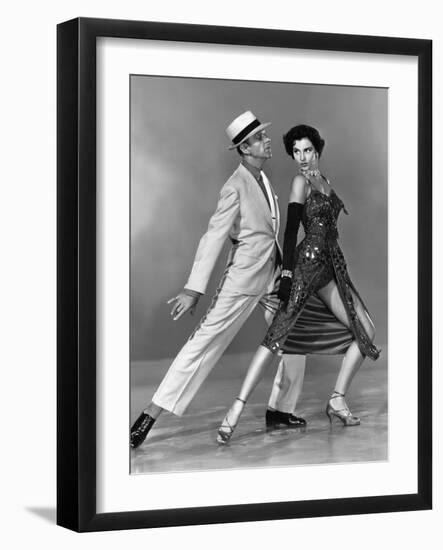 Tous en Scene THE BAND WAGON by VincenteMinnelli with Cyd Charisse and Fred Astaire, 1953 (b/w phot-null-Framed Photo