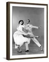 Tous en Scene THE BAND WAGON by VincenteMinnelli with Cyd Charisse and Fred Astaire, 1953 (b/w phot-null-Framed Photo