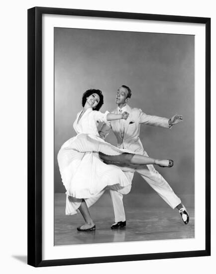 Tous en Scene THE BAND WAGON by VincenteMinnelli with Cyd Charisse and Fred Astaire, 1953 (b/w phot-null-Framed Photo