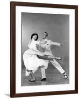 Tous en Scene THE BAND WAGON by VincenteMinnelli with Cyd Charisse and Fred Astaire, 1953 (b/w phot-null-Framed Photo