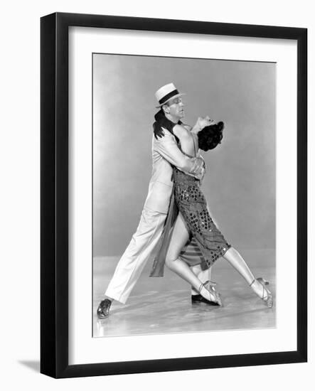 Tous en Scene THE BAND WAGON by VincenteMinnelli with Cyd Charisse and Fred Astaire, 1953 (b/w phot-null-Framed Photo