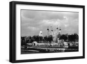 Tower of London-Staniland Pugh-Framed Photographic Print