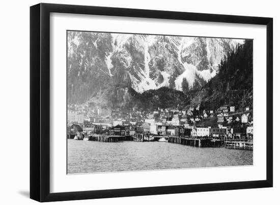 Town View of Juneau, Alaska Photograph - Juneau, AK-Lantern Press-Framed Art Print