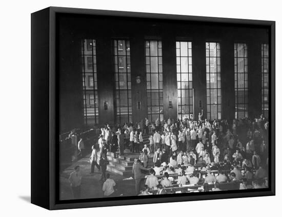 Trading in the "Grain Pit" at the Chicago Board of Trade-null-Framed Stretched Canvas