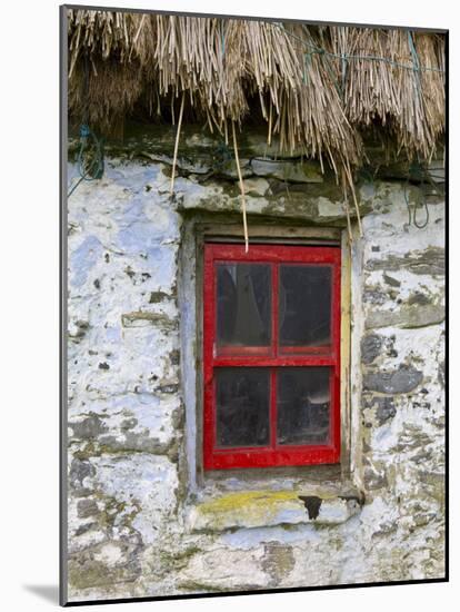 Traditional Thatched Roof Cottage, Inisheer, Aran Islands, Co, Galway, Ireland-Doug Pearson-Mounted Photographic Print