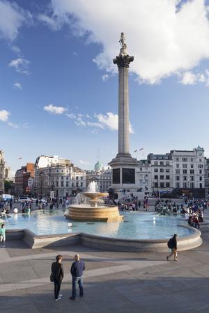 https://imgc.allpostersimages.com/img/posters/trafalgar-square-with-nelson-s-column-and-fountain-london-england-united-kingdom-europe_u-L-PSY1D10.jpg?artPerspective=n