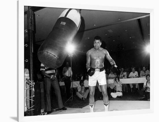 Training of Muhammad Ali in Washington April 20, 1976-null-Framed Photo