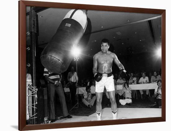 Training of Muhammad Ali in Washington April 20, 1976-null-Framed Photo