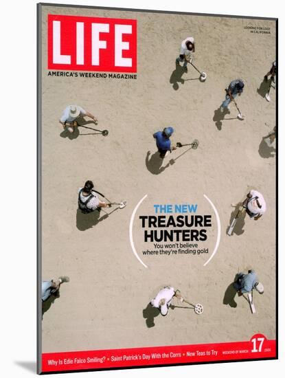 Treasure Hunters with Metal Detectors Looking for Loot on a California Beach, March 17, 2006-Jeff Minton-Mounted Photographic Print