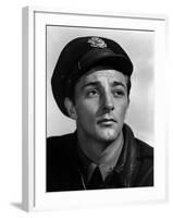 Trente secondes sur Tokyo THIRTY SECONDS OVER TOKYO by MervynLeRoy with Robert Mitchum, Van Johnson-null-Framed Photo