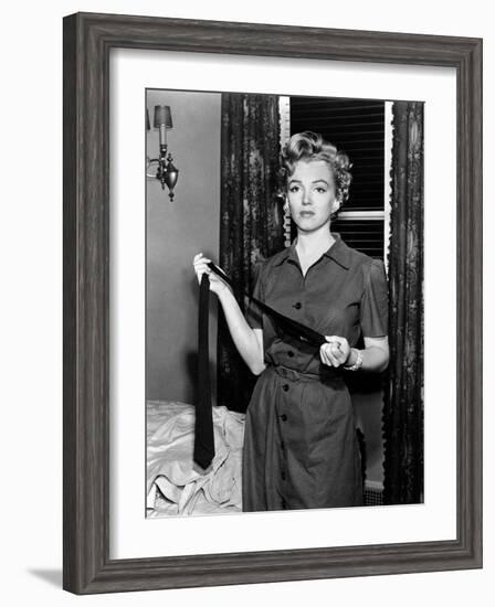 Troublez-Moi Ce Soir Don't Bother to Knock De Roy Ward Baker Avec Marilyn Monroe 1952-null-Framed Photo