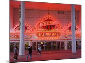 Trump Taj Mahal Casino, Atlantic City, New Jersey, United States of America, North America-Richard Cummins-Mounted Photographic Print