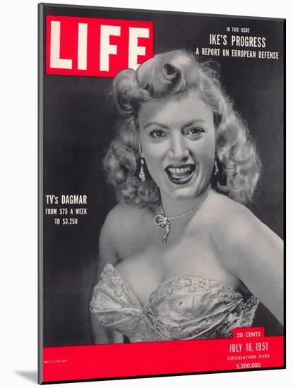 TV actress Dagmar, Virginia Ruth Egnor, July 16, 1951-Alfred Eisenstaedt-Mounted Photographic Print