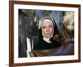 Two Mules for Sister Sara by DonSiegel with Shirley MacLaine, here 1970 (photo)-null-Framed Photo