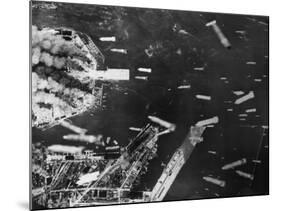 U.S. 21st Bomber Command Dropped Incendiary Bombs on Osaka-null-Mounted Photo