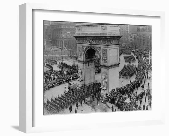 U.S. Army Soldiers March Through Washington Square Arch in New York City-null-Framed Photo