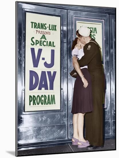 U.S. Sailor and His Girlfriend Celebrate News of the End of War with Japan in Front of the Trans-Lu-null-Mounted Photo