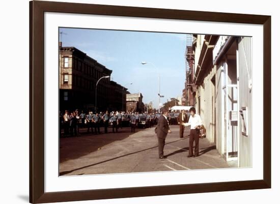 Un apres-midi by chien (DOG DAY AFTERNOON) by SidneyLumet avec, Charles Durning, Al Pacino, 1975 (p-null-Framed Photo